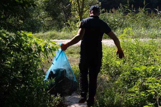 У столиці в Голосіївському парку під час толоки знайшли уламки російського дрона