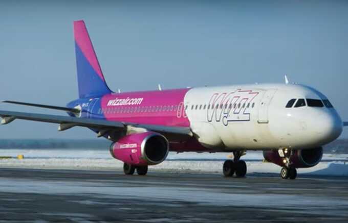 Негода змусила літак Wizz Air кружляти над Польщею понад три години