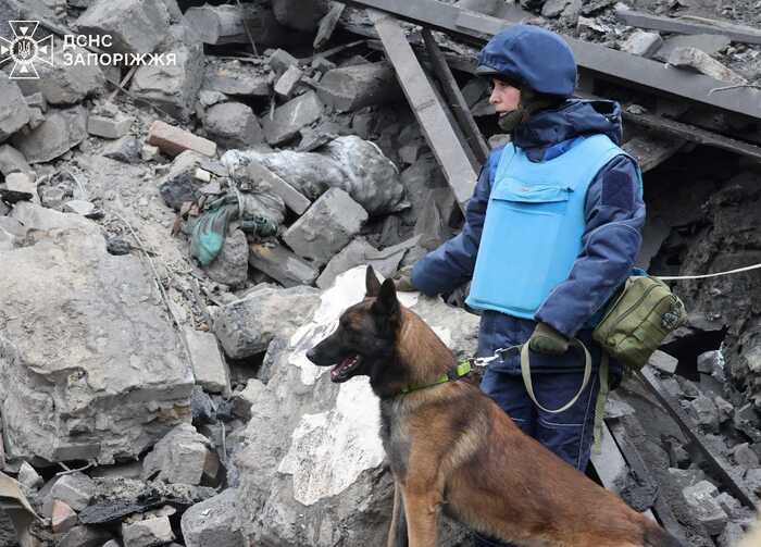 У Запоріжжі з-під завалів дістали тіло загиблого