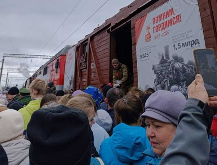 В Удмуртії росіяни влаштували бійку за безкоштовну кашу біля "потягу перемоги"