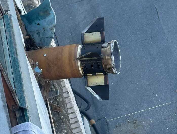У Московській області в багатоповерхівці застряг снаряд від, ймовірно, невдалої роботи ППО, — росЗМІ 
