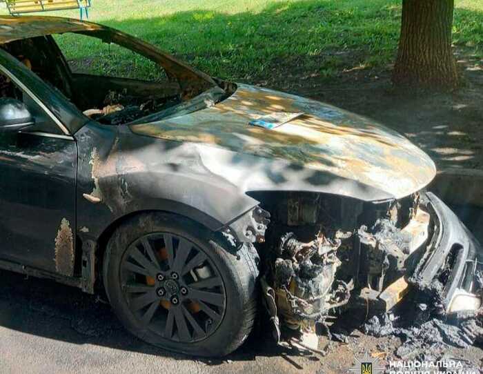 У Харкові затримали жінку та її 16-річну доньку за підпали авто військових