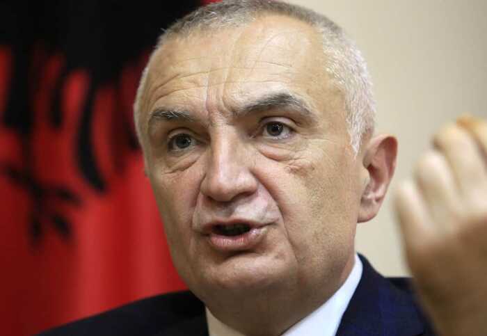 Колишнього президента Албанії звинуватили в корупції