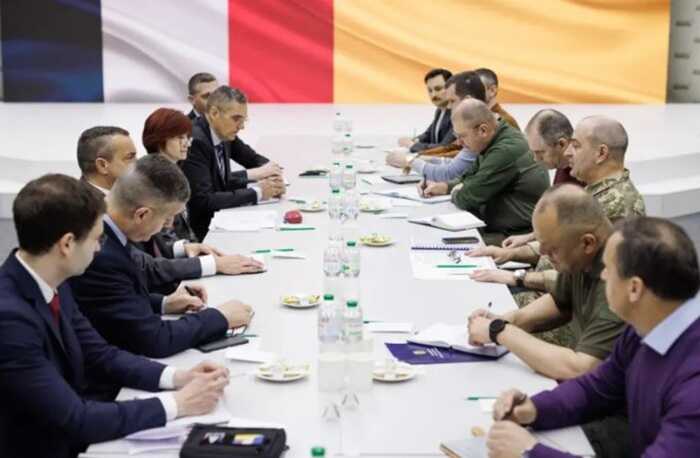 Україна і Франція обговорили посилення оборонної співпраці