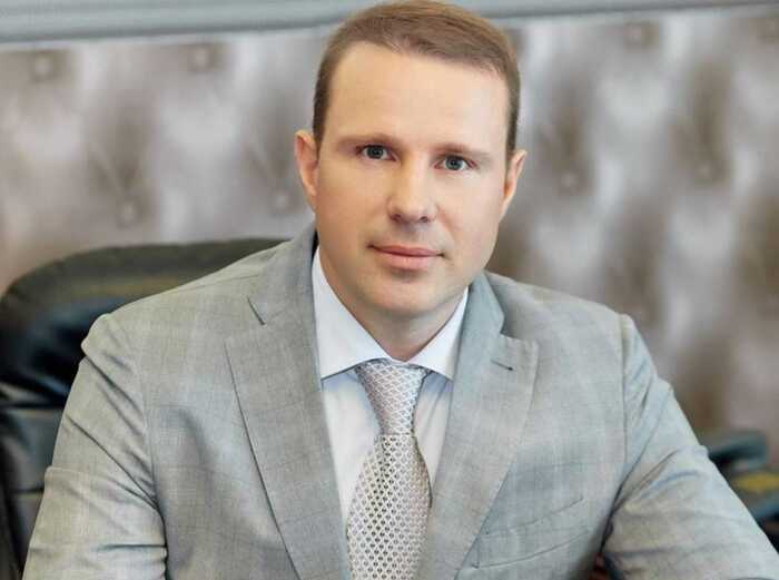 Фіктивна будкомпанія з Київщини, пов’язана з нардепом Міньком, за тиждень отримала держзамовлення на сотні мільйонів