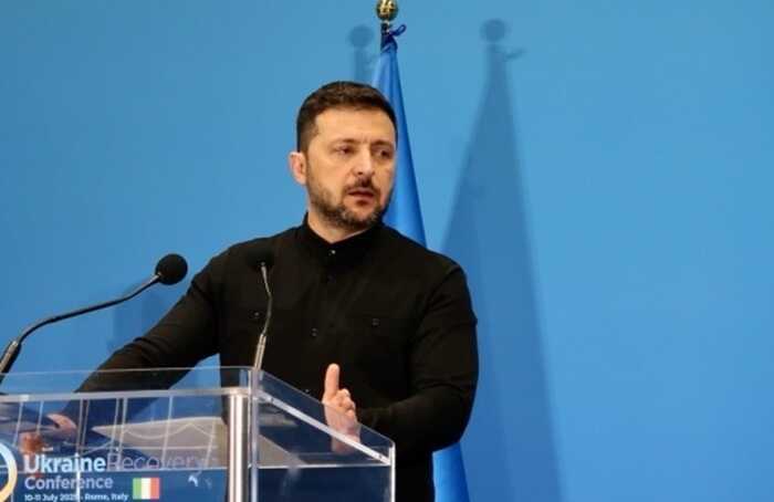 Наступного року Росія планує витратити 300 мільярдів доларів на війну, - Зеленський