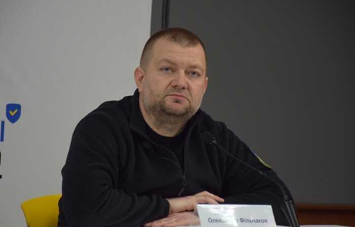 Експрокурор Олександр Фільчаков, який роками «закривав очі» на катування у Харківському СІЗО, ховає мільйони в кеші та катається на елітних авто